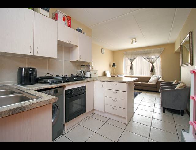 2 BEDROOM APARTMENT FOR SALE IN FAIRLAND